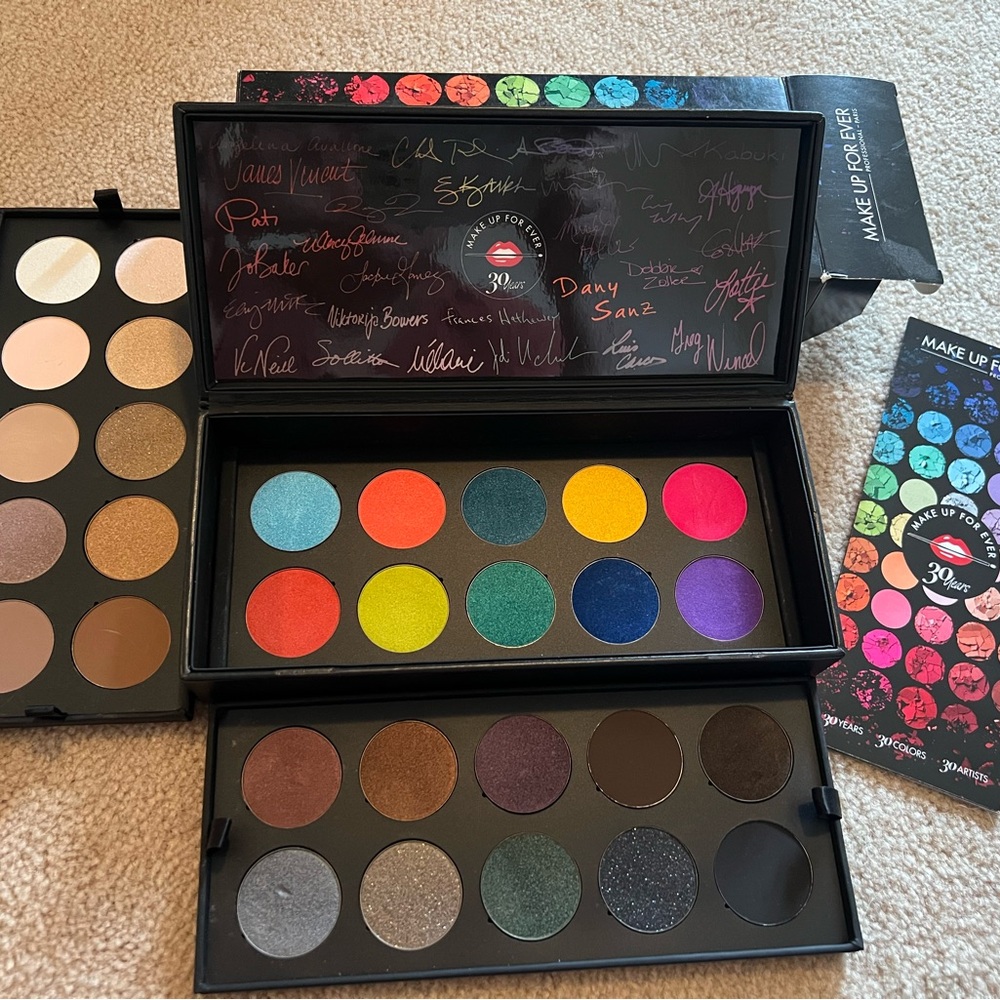 Makeup Forever Vibrant Eyeshadow Collection